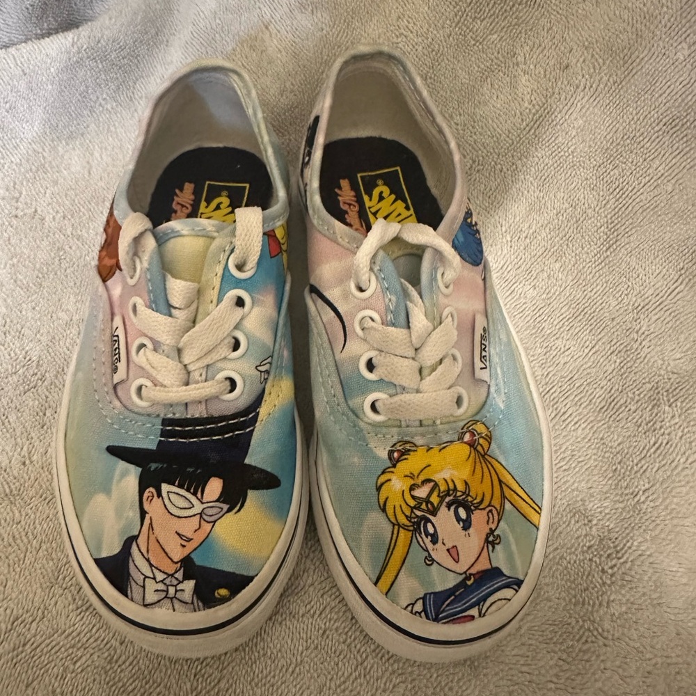 Vans Limited Edition Sailor Moon Size 12.5